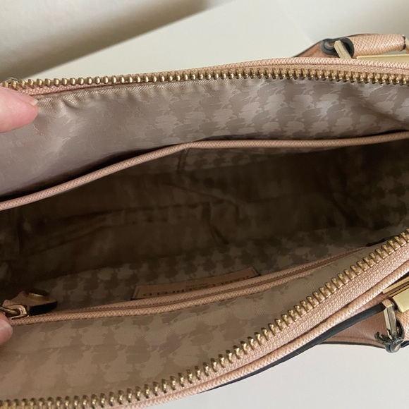 KARLLAGERFELD Paris Crossbody Bag in Baby Pink - Picture 5 of 9